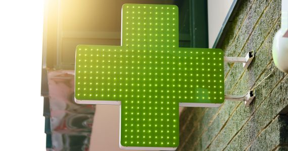 Medical Marijuana Symbol 3x5 Polyester Pot Weed Leaf Dispensary Flag 100D